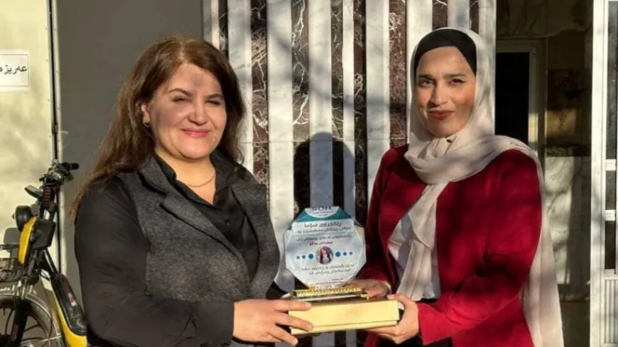 Periodista de NuJINHA recibe premio