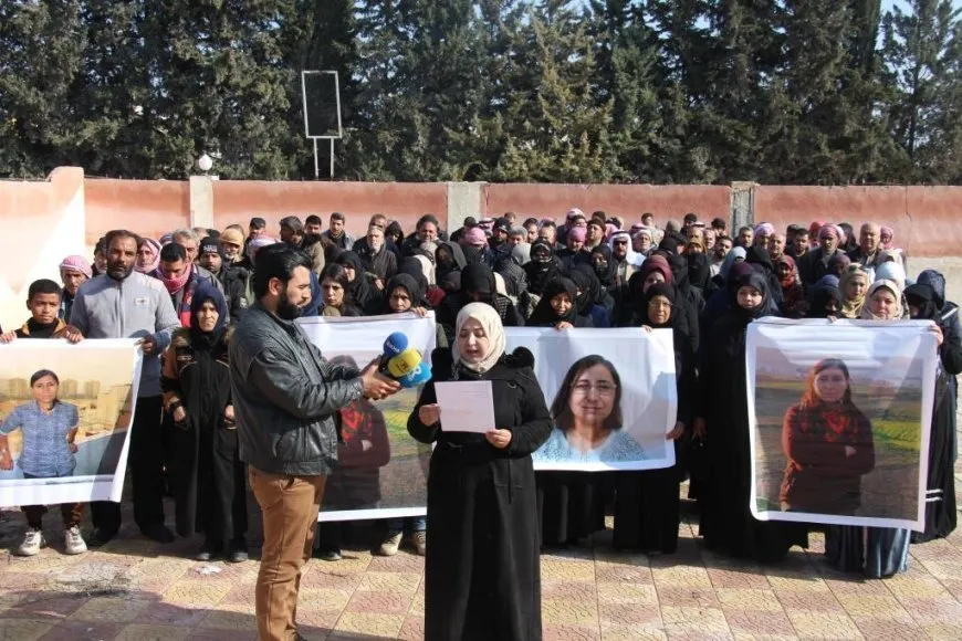 Los residentes de Manbij prometen seguir el camino de la mártir Zelal