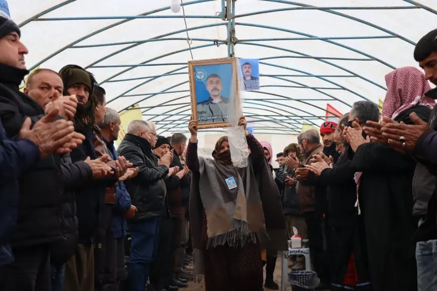 Los residentes de Qamishlo expresan sus condolencias a la familia del mártir Mehmûd Derwêş