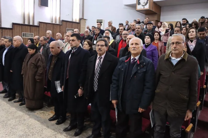 Políticos e investigadores discuten el tema del desplazamiento y las formas de abordarlo