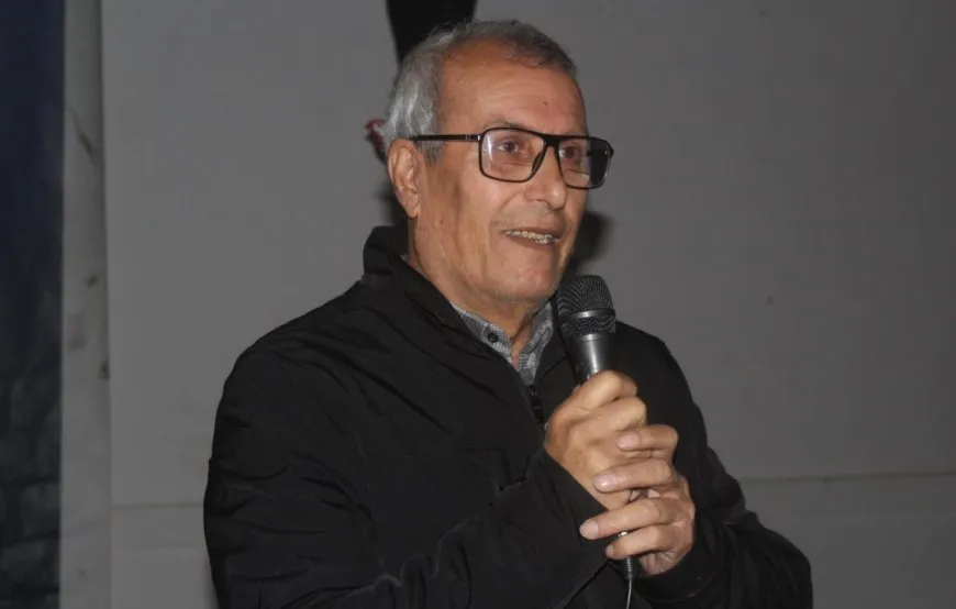 Los habitantes del distrito de Til Hemîsê celebran un seminario sobre el tema “Conspiración internacional”