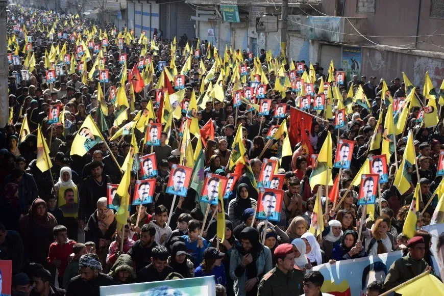 Programa de manifestaciones en el Éufrates y Manbij contra la conspiración internacional en su 25º aniversario