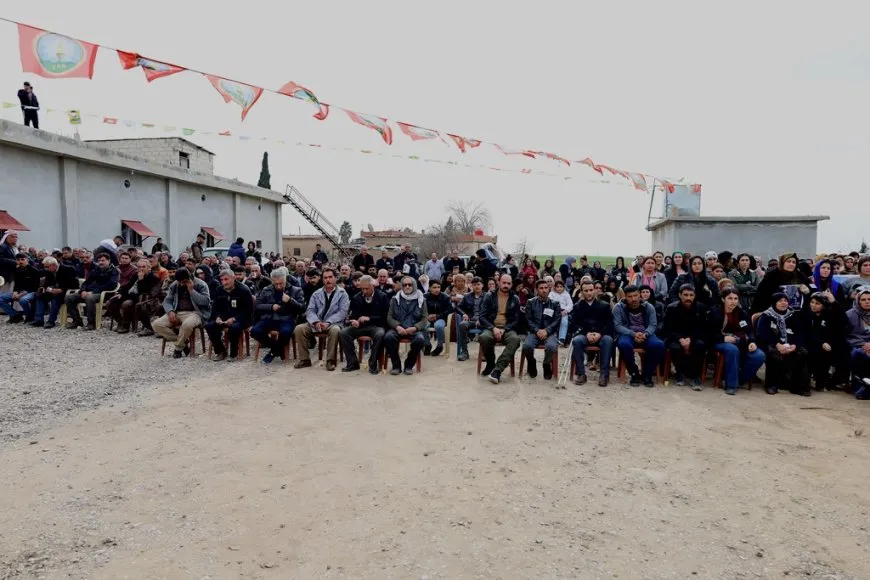 Los residentes de Dêrik y Girkê Legê expresan sus condolencias a las familias de los dos mártires Azadî y Cabir
