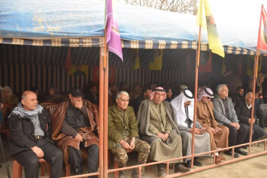 El Consejo de Familias de los Mártires celebra una conferencia para exponer la conspiración internacional en Raqqa