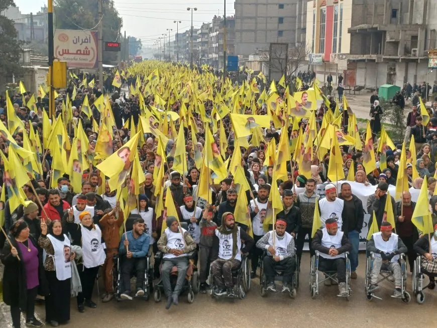 Las provincias de la región norte y este de Siria lanzan grandes marchas para condenar la conspiración internacional