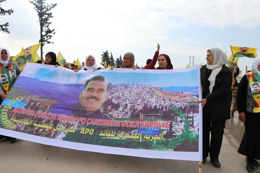 Las provincias de la región norte y este de Siria lanzan grandes marchas para condenar la conspiración internacional
