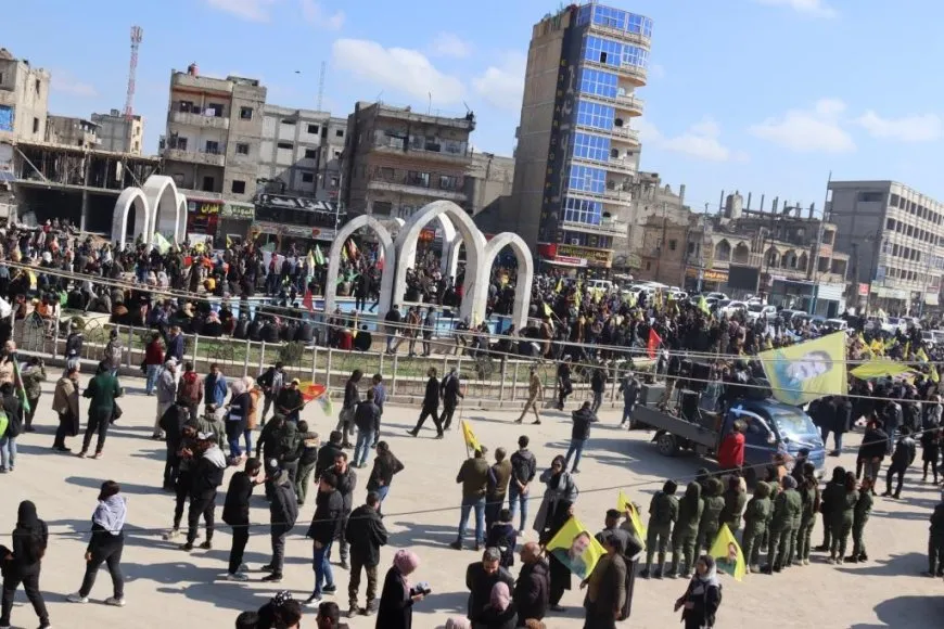 Los residentes de Raqqa, Tabqa y Manbij condenan la conspiración del 15 de febrero