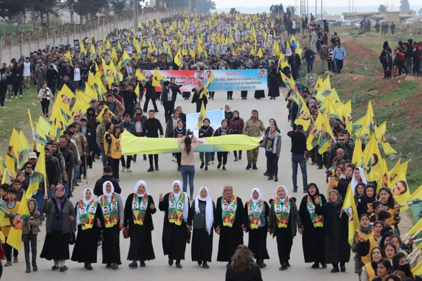 Miles de residentes de Afrin y Shahba condenan la conspiración
