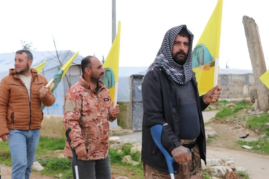 Miles de residentes de Afrin y Shahba condenan la conspiración