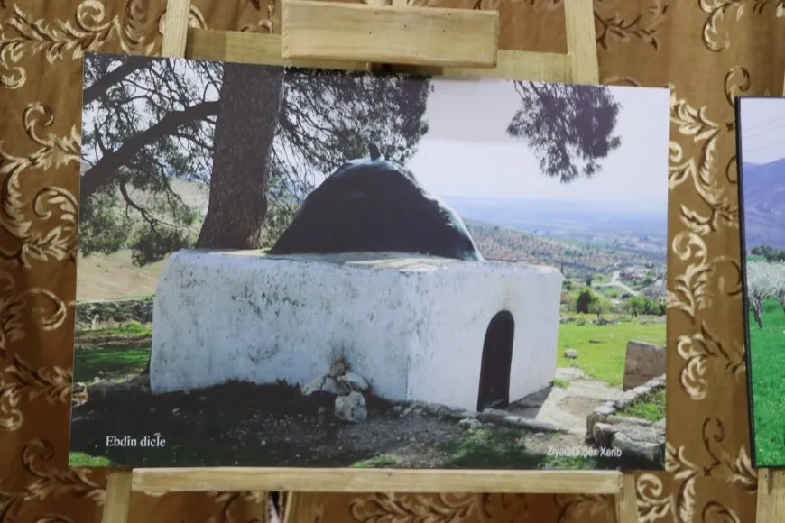 Inaugurada una exposición fotográfica en Shahba
