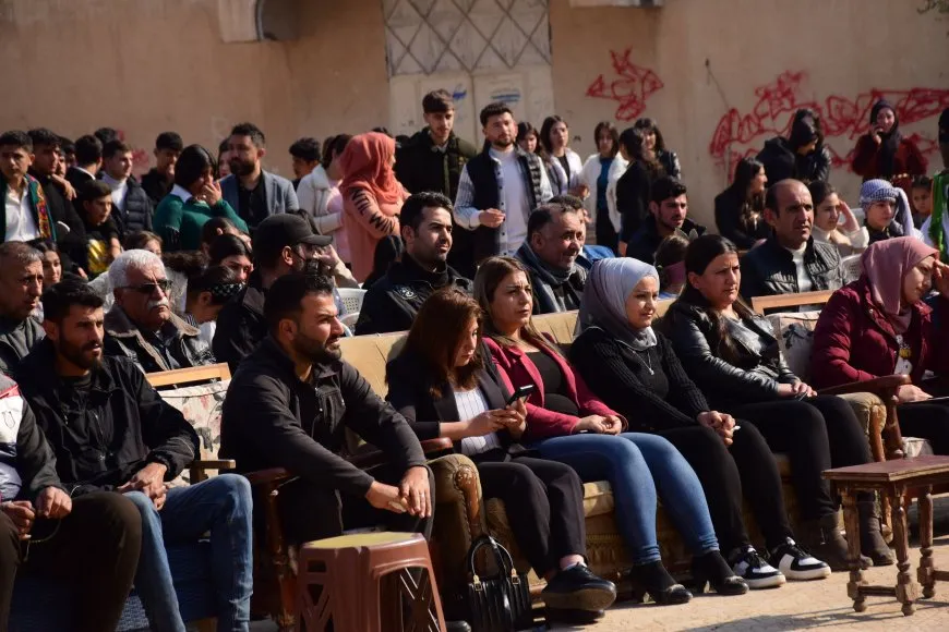  La región del norte y el este de Siria celebra el Día Internacional de la Lengua Materna