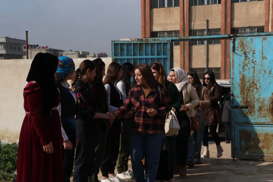  La región del norte y el este de Siria celebra el Día Internacional de la Lengua Materna