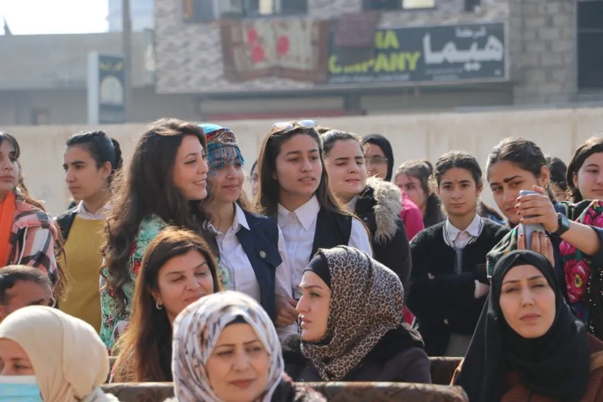  La región del norte y el este de Siria celebra el Día Internacional de la Lengua Materna