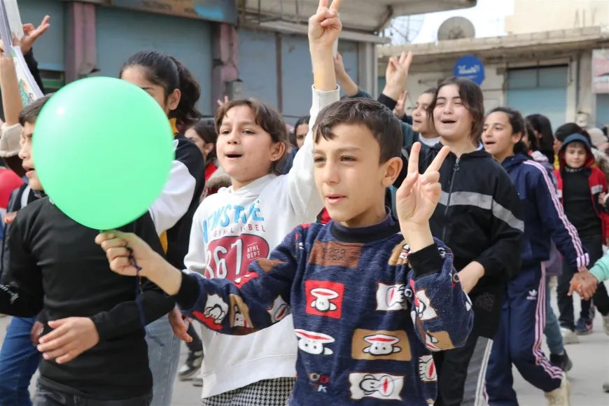  La región del norte y el este de Siria celebra el Día Internacional de la Lengua Materna