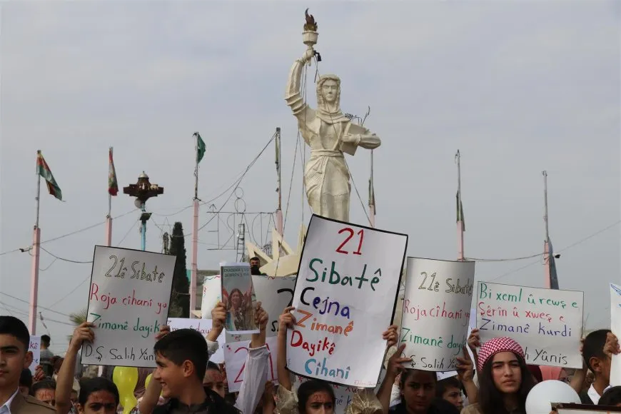  La región del norte y el este de Siria celebra el Día Internacional de la Lengua Materna