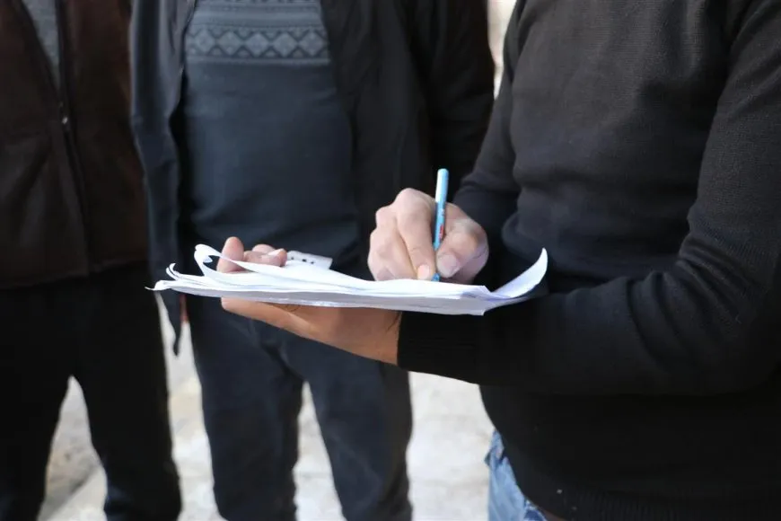 Recogen firmas por la libertad del líder Öcalan en Hasaka