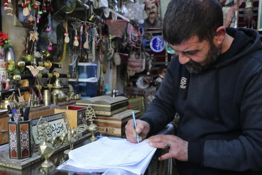 Recogen firmas por la libertad del líder Öcalan en Hasaka