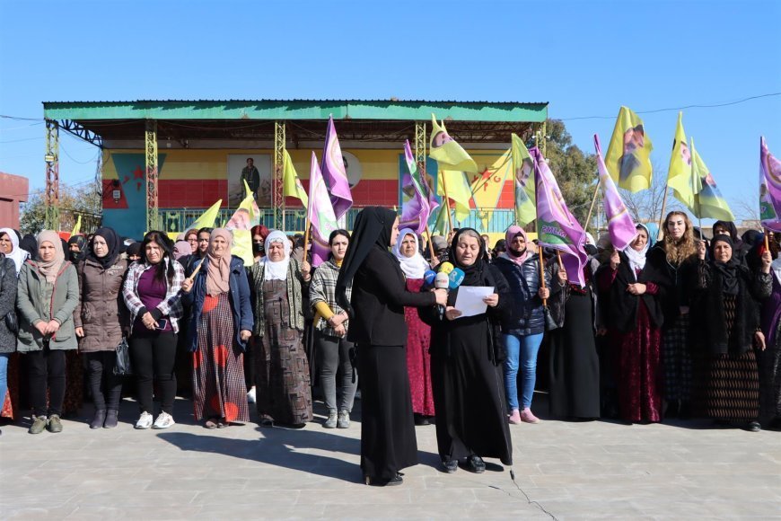 Familiares de mártires expresan preocupación por la salud del líder Öcalan
