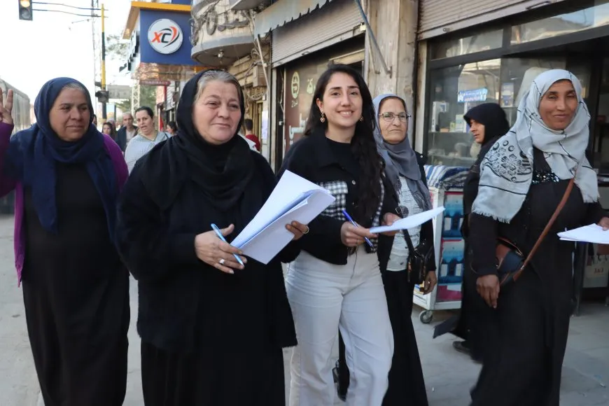 Continúa en Qamishlo la recogida de firmas por la libertad del líder Abdullah Ocalan