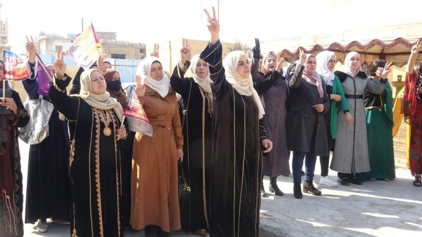 Mujeres de Deir ez-Zor: Continuaremos nuestra lucha para hacer de cada día el Día de la Mujer