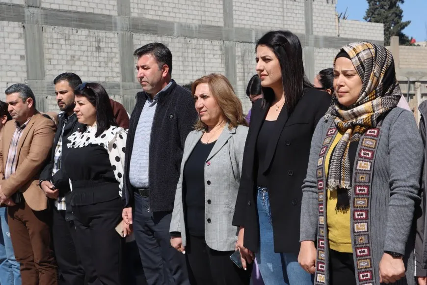 Los residentes del norte y este de Siria honran la memoria de las víctimas de la masacre de Halabja