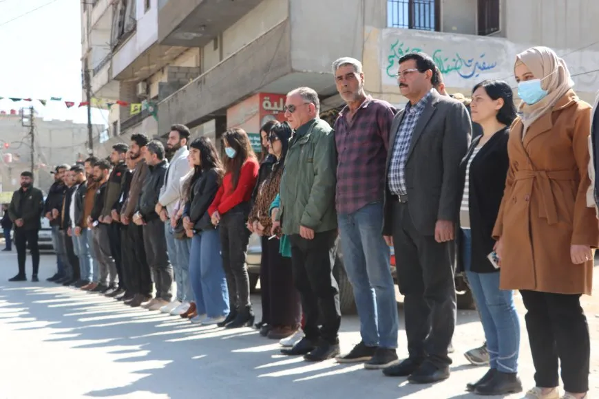 Los residentes del norte y este de Siria honran la memoria de las víctimas de la masacre de Halabja