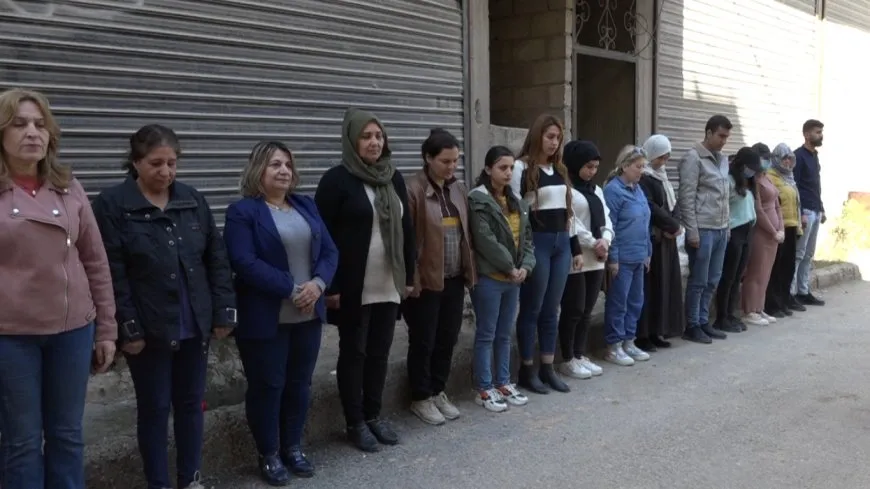Los residentes del norte y este de Siria honran la memoria de las víctimas de la masacre de Halabja