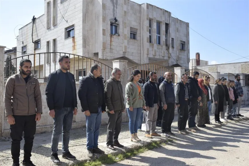 Los residentes del norte y este de Siria honran la memoria de las víctimas de la masacre de Halabja