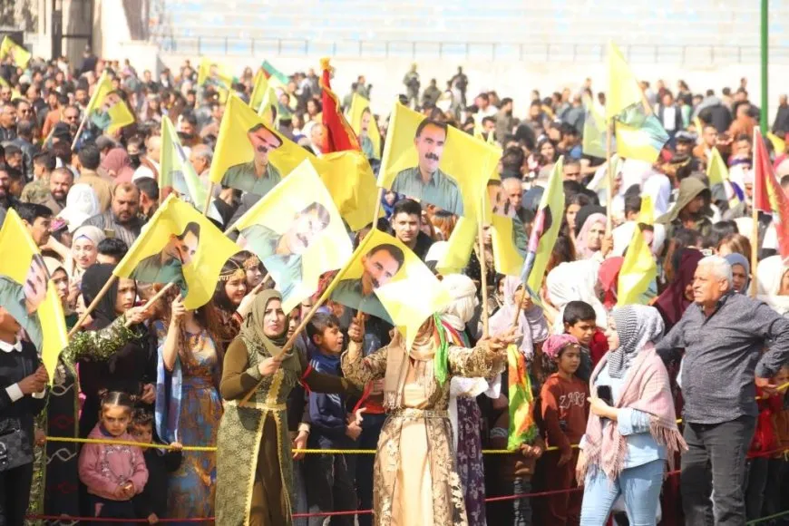 Los residentes celebran el Newroz en el noreste de Siria