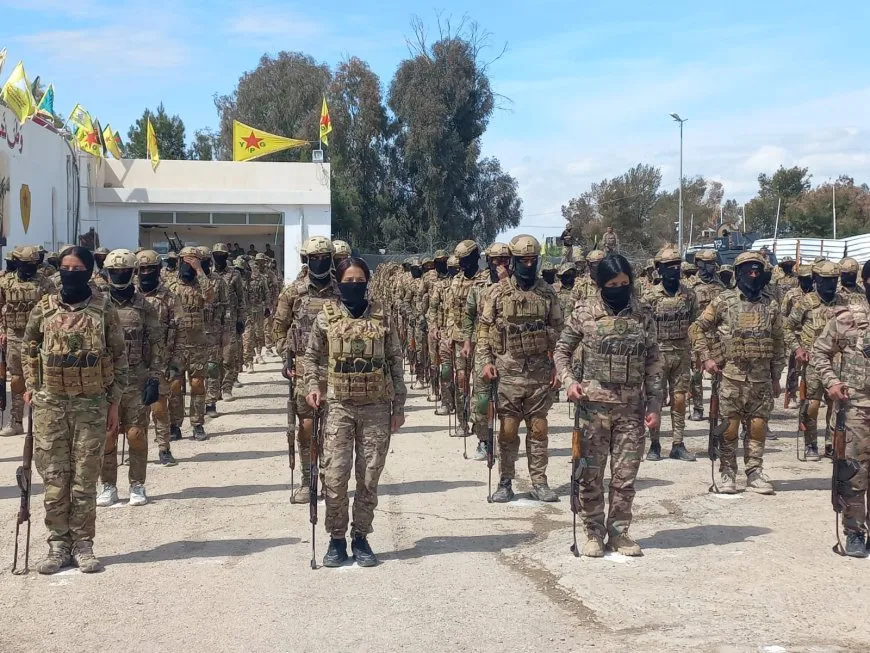 Las SDF celebran el aniversario de la liberación de Baxoz