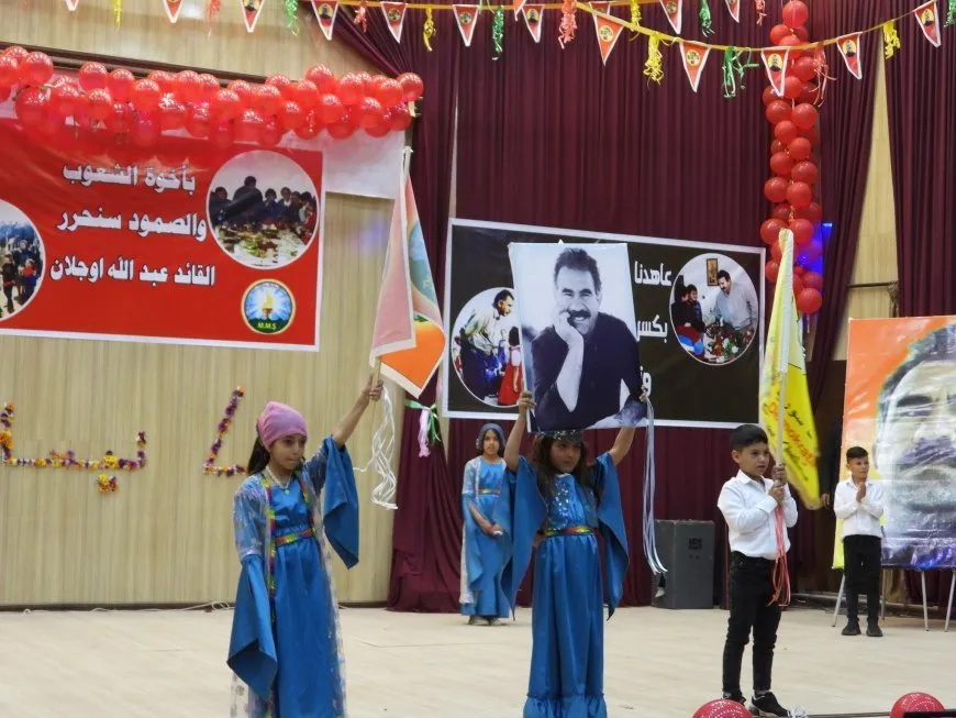 El Consejo de Familias de los Mártires de Tabqa celebra el cumpleaños del líder Abdullah Ocalan
