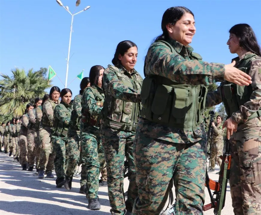 Luchadores de YPJ: Nuestro objetivo es cambiar la mentalidad dominante de las mujeres y la sociedad