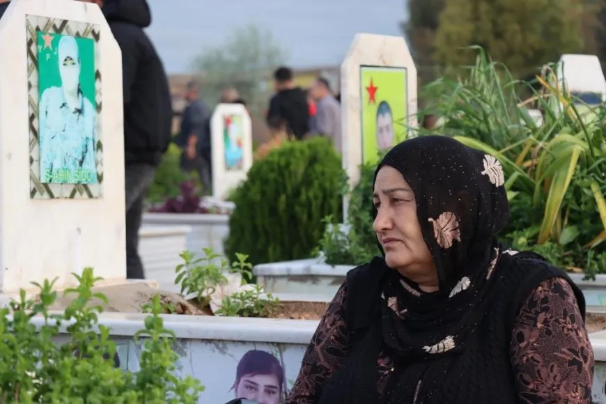 Civiles del norte y este de Siria visitan los santuarios de los mártires por la ocasión del Eid