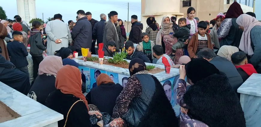 Civiles del norte y este de Siria visitan los santuarios de los mártires por la ocasión del Eid