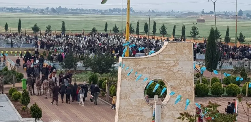 Civiles del norte y este de Siria visitan los santuarios de los mártires por la ocasión del Eid