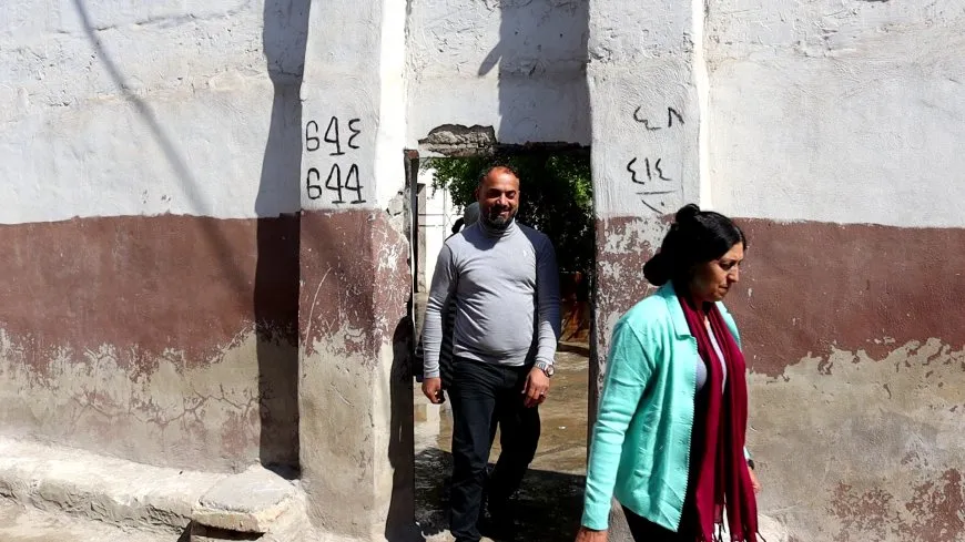 Visitan a las familias de los mártires en el segundo día de Eid al-Fitr