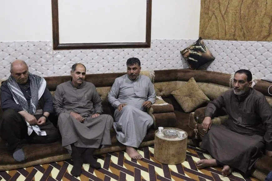 Visitan a las familias de los mártires en el segundo día de Eid al-Fitr
