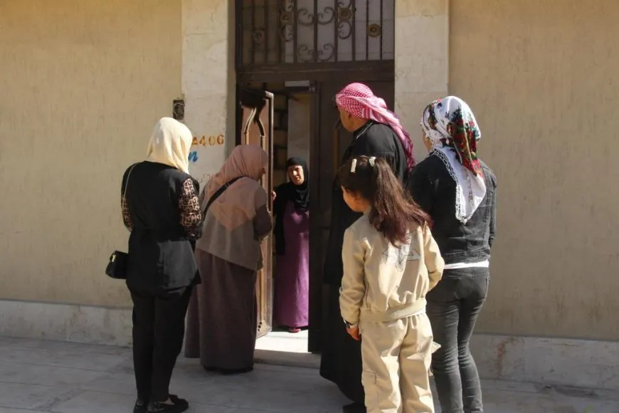 Visitan a las familias de los mártires en el segundo día de Eid al-Fitr