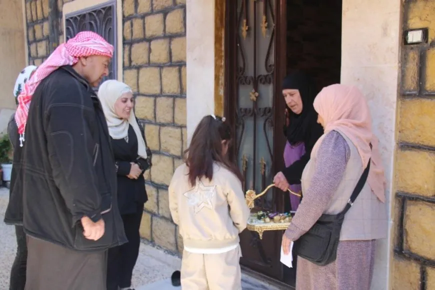 Visitan a las familias de los mártires en el segundo día de Eid al-Fitr