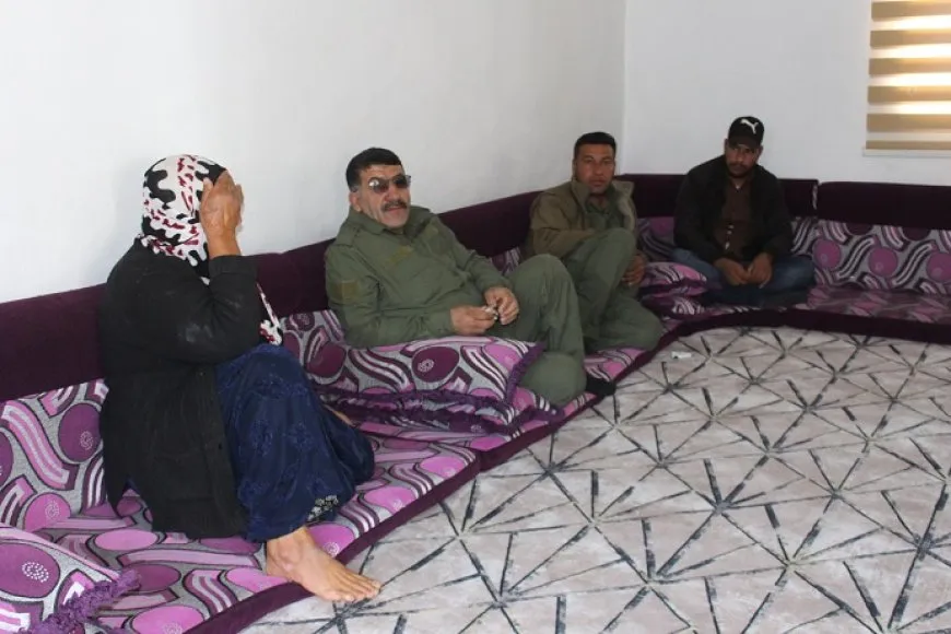 Visitan a las familias de los mártires en el segundo día de Eid al-Fitr