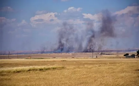Los mercenarios de la ocupación turca queman los cultivos de la campiña de Tal Tamr