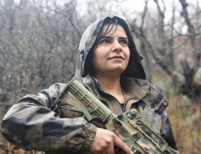 Las Unidades de Mujeres Libres eliminan a tres soldados turcos