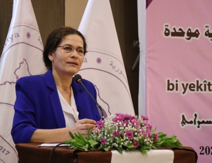 Îlham Ehmed: Ignorar el papel de las mujeres prolonga el conflicto