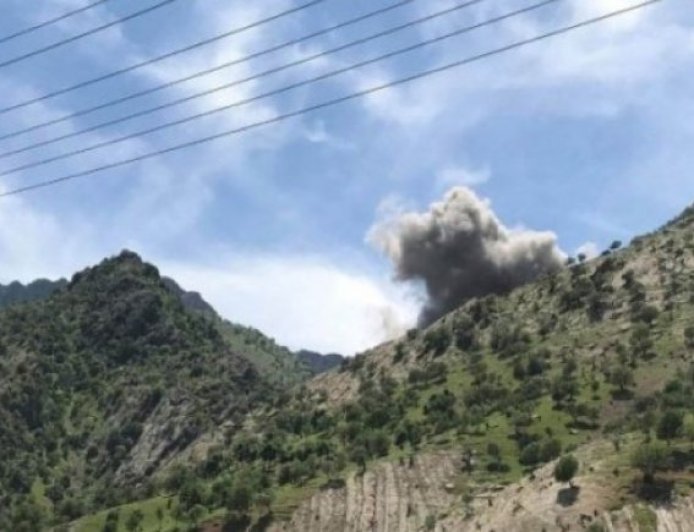 Los ocupantes turcos bombardean las aldeas en las regiones de Metîn y Amediyê