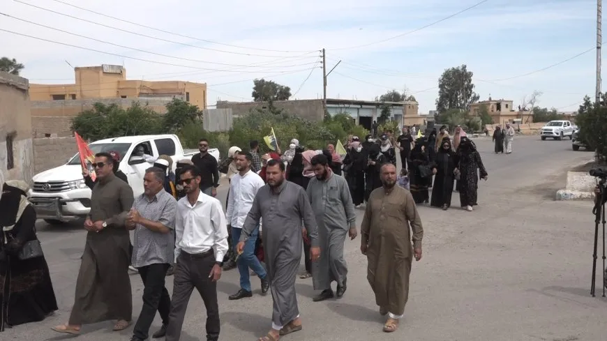 Los residentes de Deir ez-Zor condenan la decisión de las autoridades turcas contra el líder Abdullah Ocalan