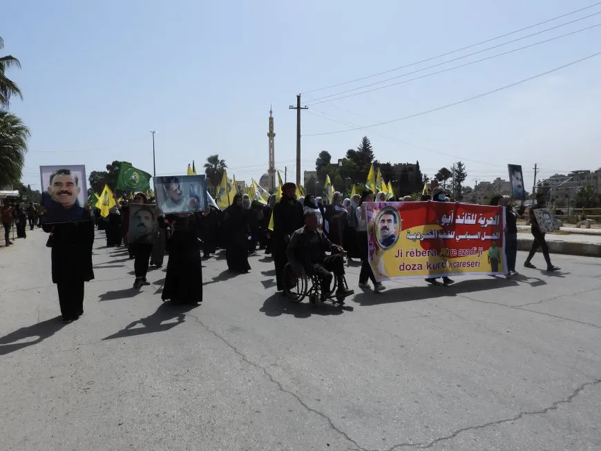La protesta de Tabqa pide lograr la libertad física del líder Ocalan