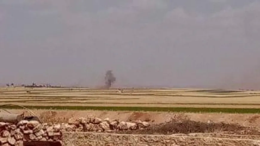 La ocupación turca bombardea el pueblo de Um al-Hush