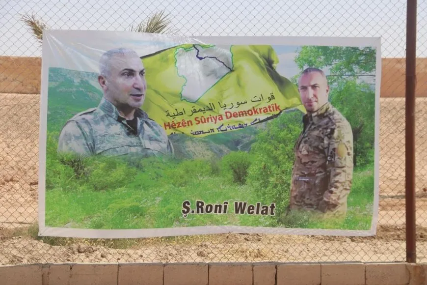 El Consejo Militar de Hejin se reúne con la gente del campo oriental de Deir ez-Zor