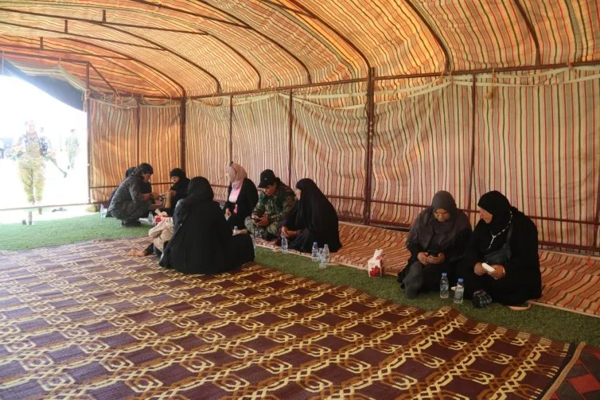 El Consejo Militar de Hejin se reúne con la gente del campo oriental de Deir ez-Zor