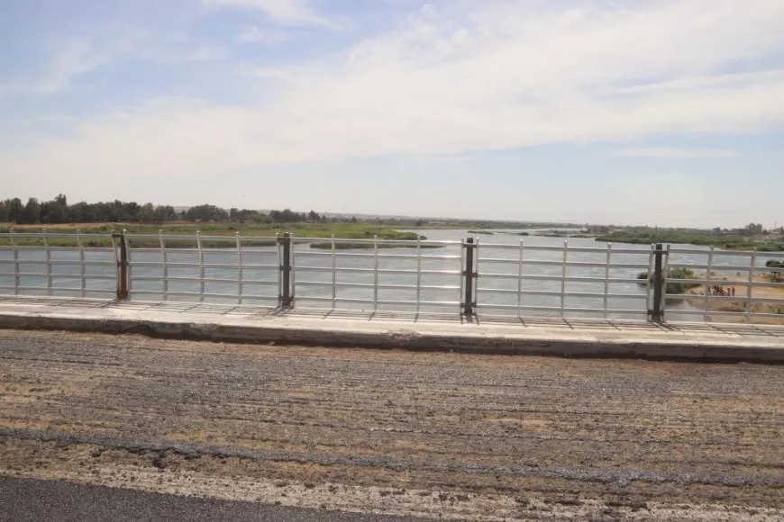 El municipio de Raqqa comienza la construcción del puente El Reşîd